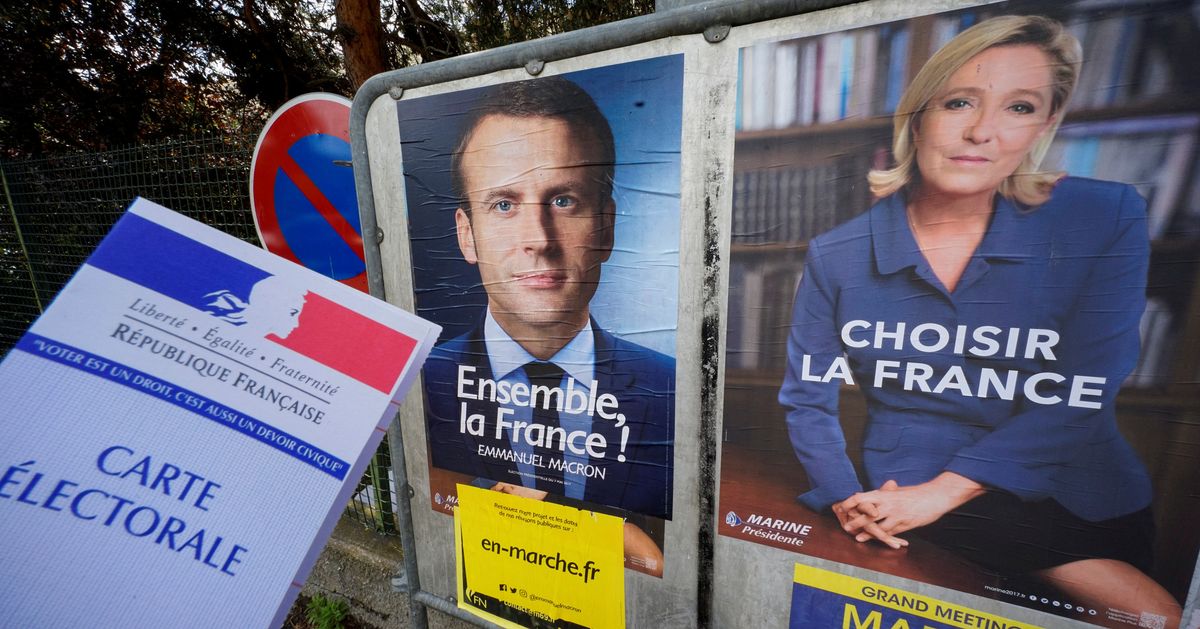 Вторые туры президентских выборов. Предвыборные плакаты во Франции. Макрон предвыборный плакат. Выборы во Франции плакат. Политические выборы во Франции.