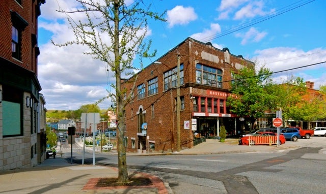 <p>Downtown Putnam CT.</p>
