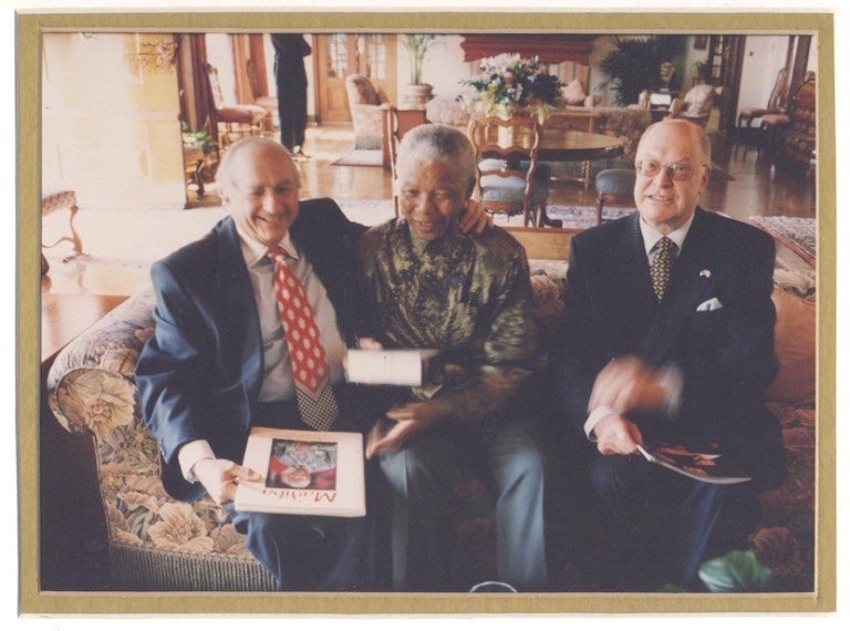Gary Lubner’s uncle Bertie Lubner (L) with Nelson Mandela and Afrika Tikkun Executive Director, Herby Rosenberg. A South Afri