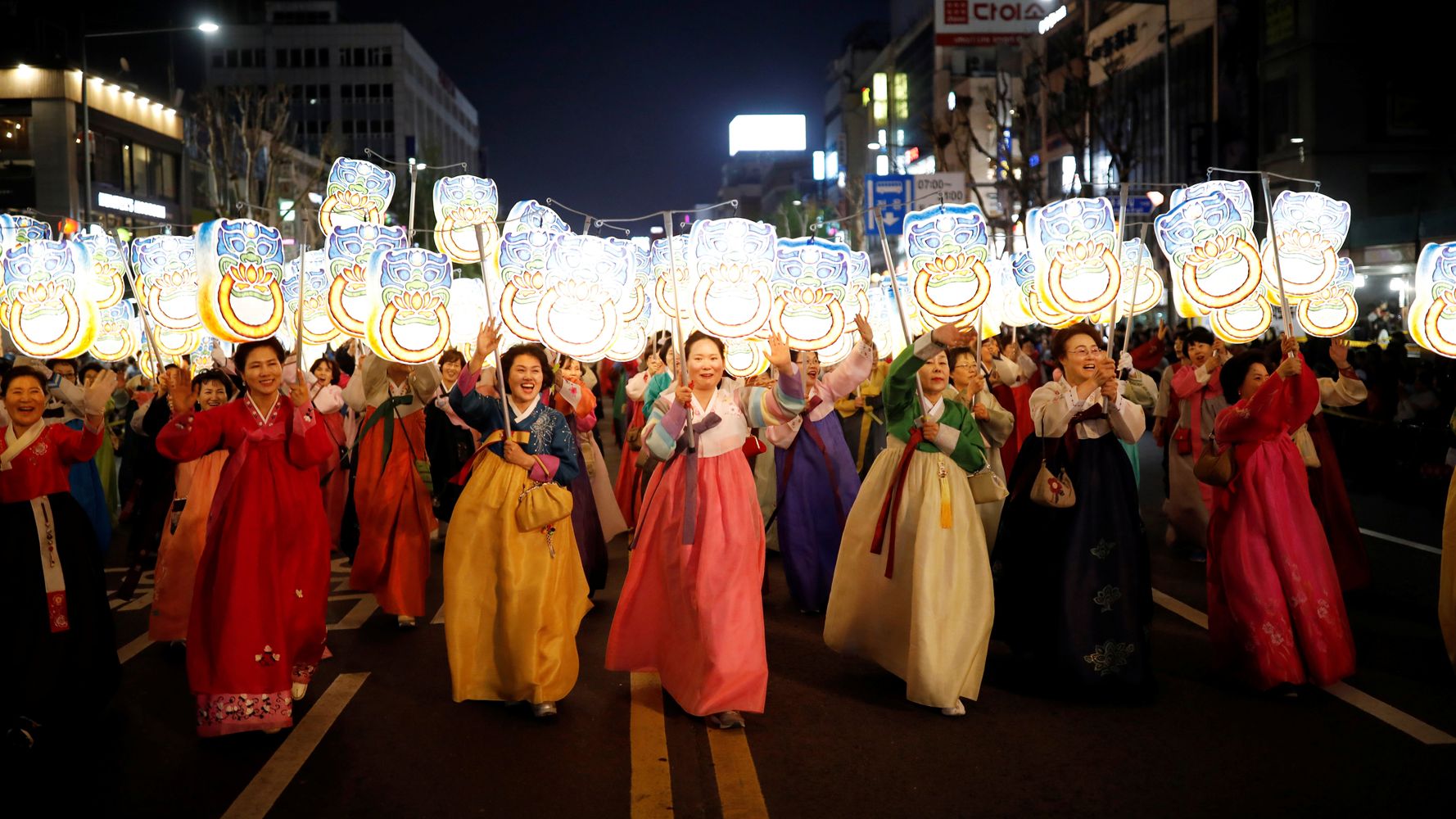Праздник день кореи. Соллаль (корейский новый год) — Корея. Соллаль праздник в Южной Корее. Соллаль в Корее фестивали. День рождения Будды в Южной Корее.