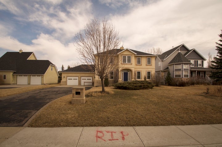 Neighborhood Full Of Million Dollar Homes Is Now An Eerie Ghost Town 