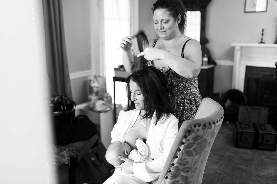 15 Beautiful Photos Of Brides Breastfeeding On The Wedding Day Huffpost Life