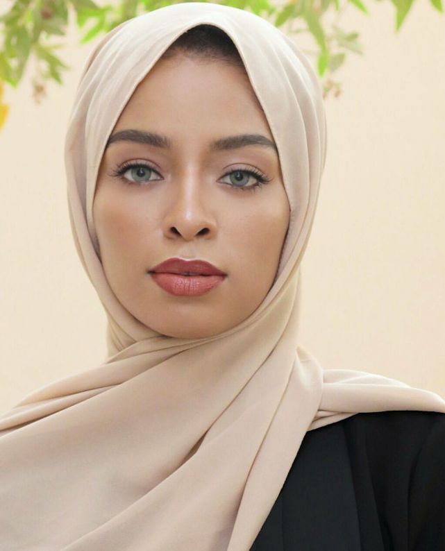 Saufeeya Goodson is an international content creator and Influencer. Goodson has been featured in teen vogue and she is the co-owner of @hijabfashion a fashion page on instagram. 