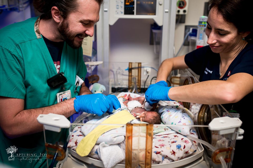 22 Gorgeous Birth Photos That Celebrate Labor And Delivery Nurses