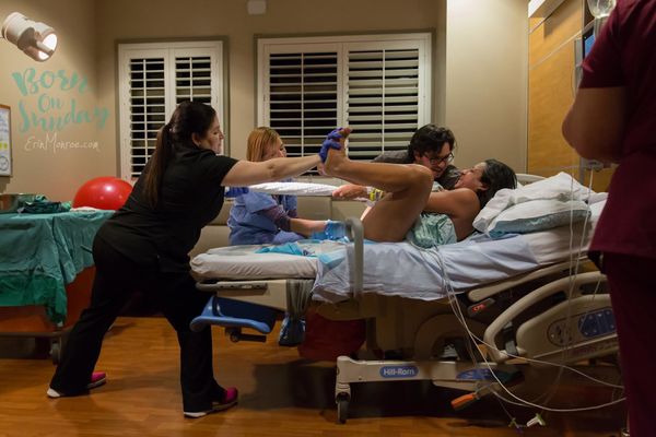 22 Gorgeous Birth Photos That Celebrate Labor And Delivery Nurses 