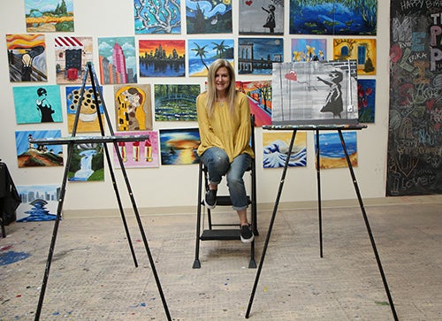<strong>Marci makes art fun.</strong>
