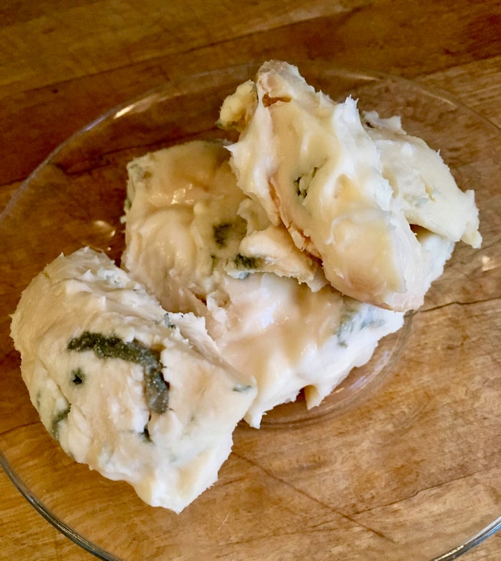 The best choice for this dish: “Sweet” gorgonzola, sold as gorgonzola dolce or gorgonzola cremificato