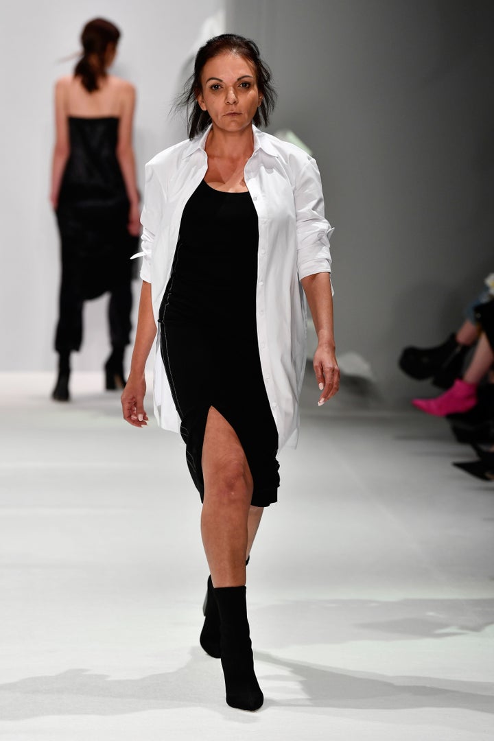 <a href="https://www.buzzfeed.com/markdistefano/mp-to-model?utm_term=.crwqZeoEe#.jk6jdk01k" target="_blank">Australia’s first female Muslim MP</a> Anne Aly struts down the runway. 