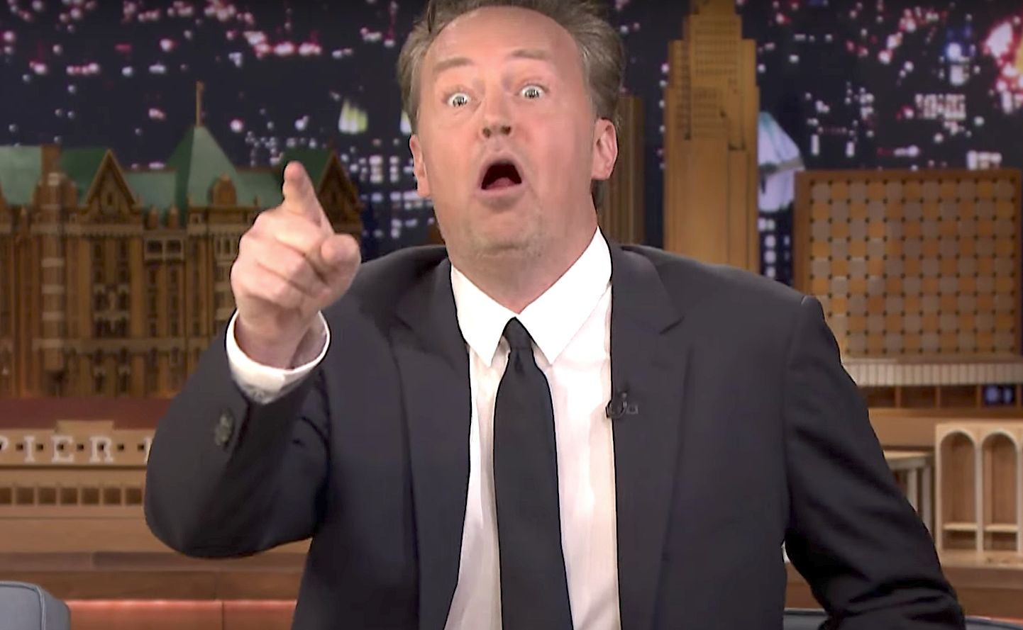 The One Where Matthew Perry Made An Excited Fan Pass Out On The Subway ...