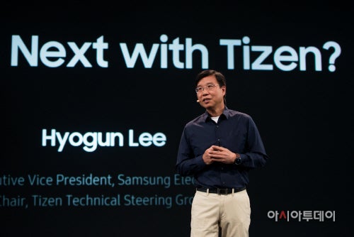 Hyogun Lee, Executive Vice President of the Visual Display Business at Samsung Electronics, presented the vision of Tizen to