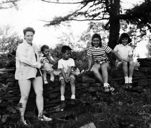 Viola Liuzzo with children, left to right, Tony, Tommy, Penny and Mary on their way to visit family in Pennsylvania for summer vacation.