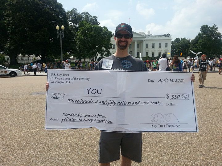 The author outside the White House on July 27, 2013, holding the “Big Div.”