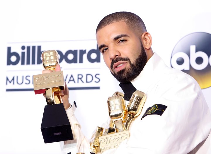 Drake won a record 13 wins at the 2017 Billboard Music Awards on Sunday, including top artist, top male artist and top rap album for “Views.” 