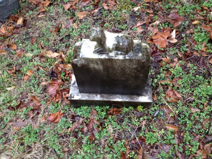 <p>Roadside Gravestone</p>