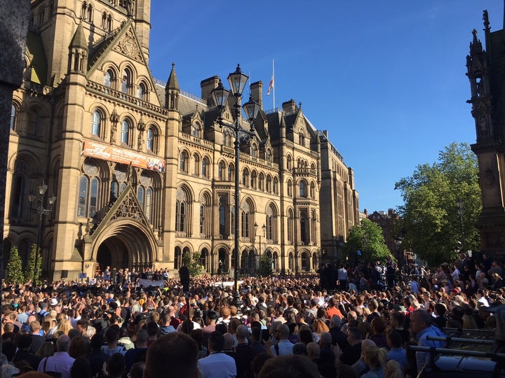 <em>Attack vigil at Manchester Town Hall. Photo credit: Sarah Illingworth (2017)</em>