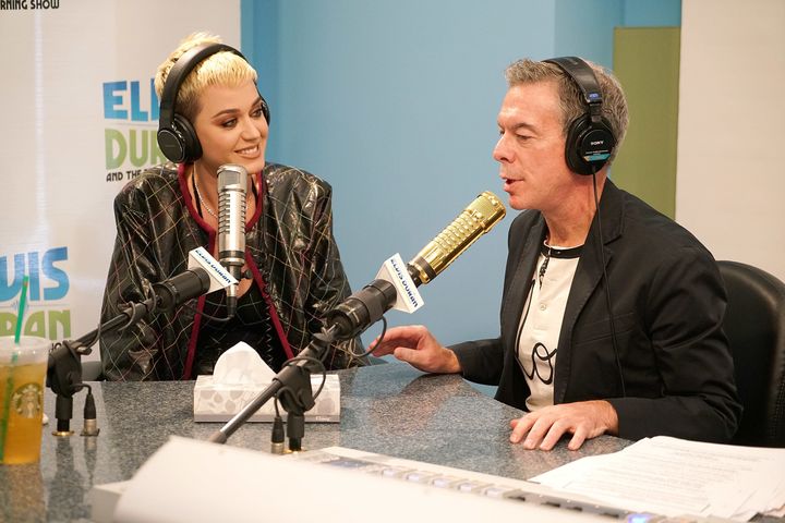 <strong>Katy speaks to Elvis Duran</strong>