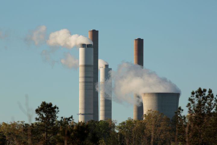 The Robert W Scherer Power Plant, a coal-fired electricity plant operated by Georgia Power, a subsidiary of the Southern Company, in Juliette, Georgia, U.S. April 1, 2017. Picture taken April 1, 2017. (REUTERS/Chris Aluka Berry)