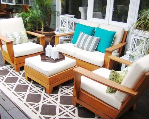 5 Ways to Style Your Outdoor Rug