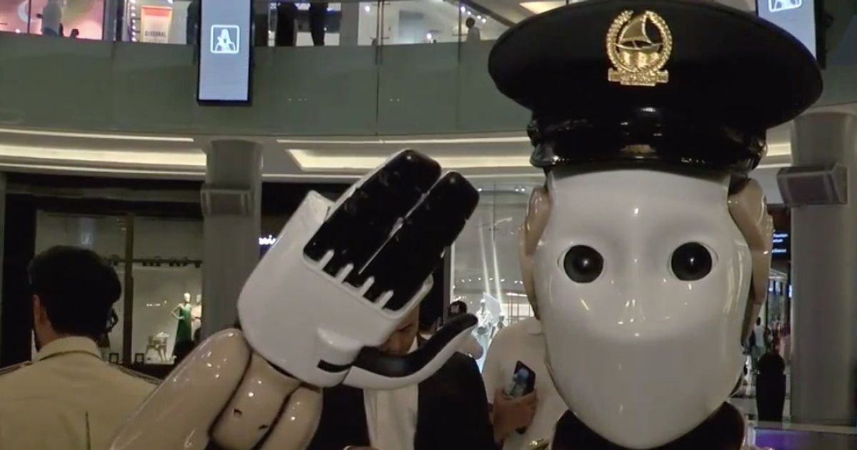 This Real-Life RoboCop Is On The Case At A Dubai Shopping Mall ...