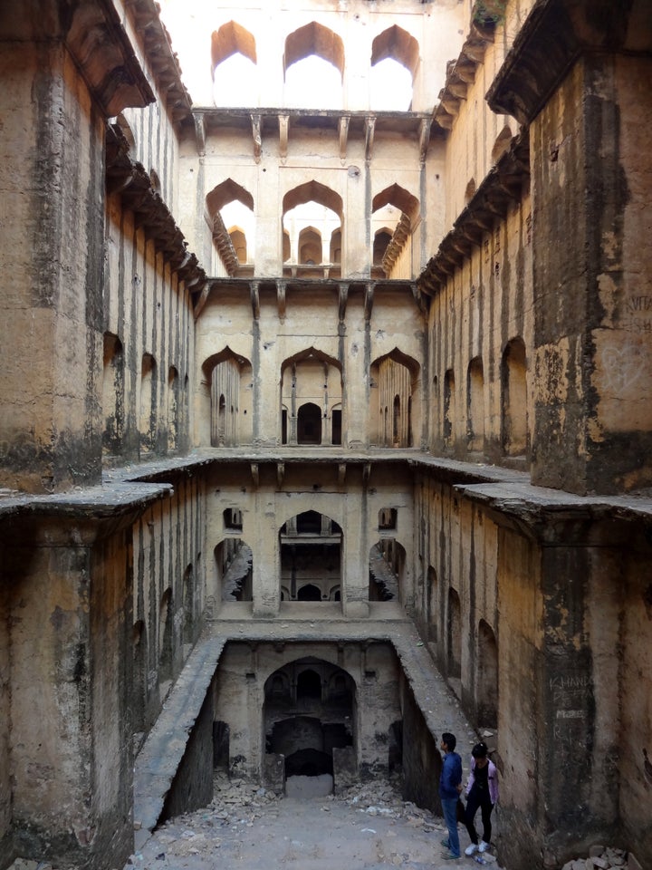 <p>Neemrana Baori, Neemrana, Rajasthan, c. 1570</p>