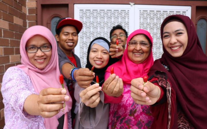 Indonesian Muslims reach out