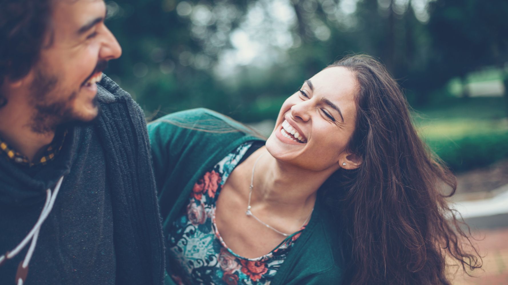 12 Things Women Should Not Do When Dating According To Men Huffpost Null