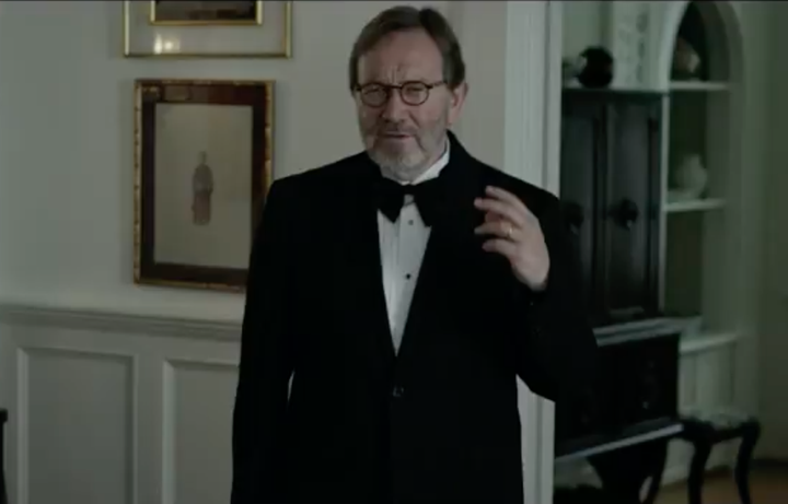 South Carolina Democrat Archie Parnell emulates Frank Underwood, the protagonist of "House of Cards," in a new tongue-in-cheek campaign video.