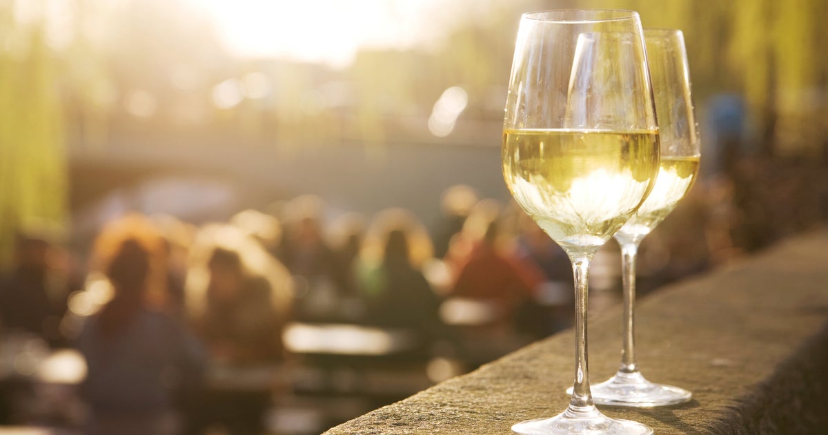 The Trick To Cooling Your Glass Of Wine (Without Watering It Down With Ice Cubes) HuffPost UK Life