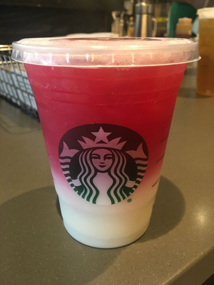 <p>Starbucks Ombré Pink Drink </p>