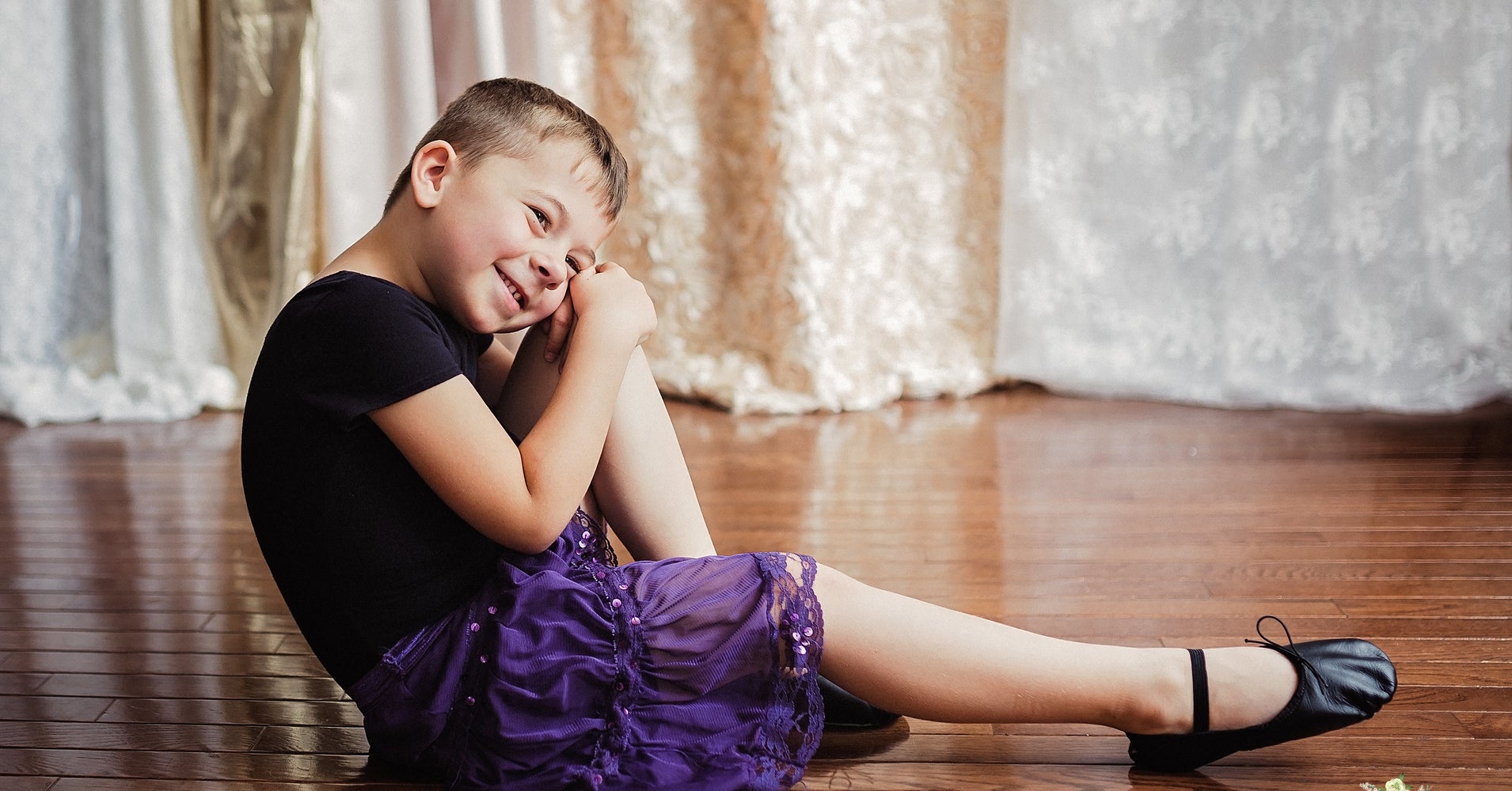 Mom Takes Joy Filled Photos Of Son Who Likes To Wear Dresses Huffpost 