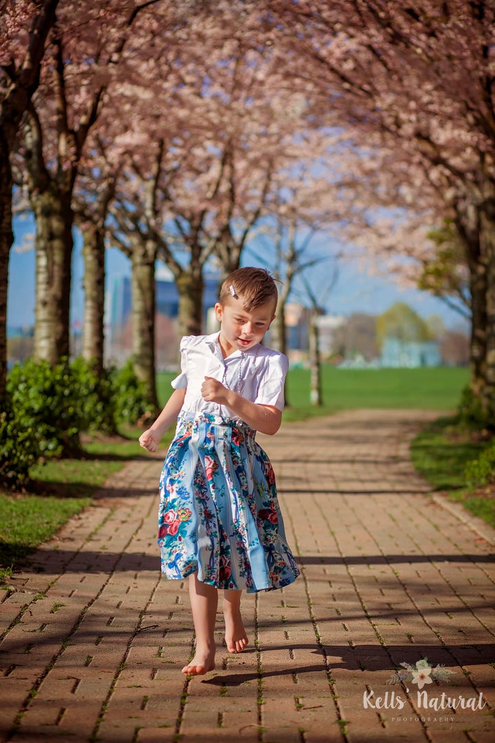 Mom Takes Joy Filled Photos Of Son Who Likes To Wear Dresses Huffpost 