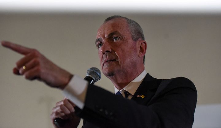 Phil Murphy leads the pack in the New Jersey Democratic primary to replace Gov. Chris Christie.