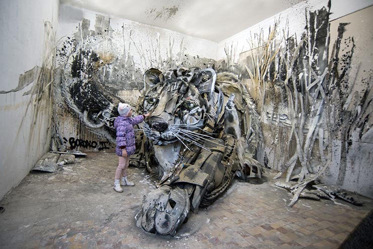 Bordalo II (Portugal). Snow Leopard. Street Art Museum. Saint Petersburg, Russia. May 2017. (photo © Martha Cooper)