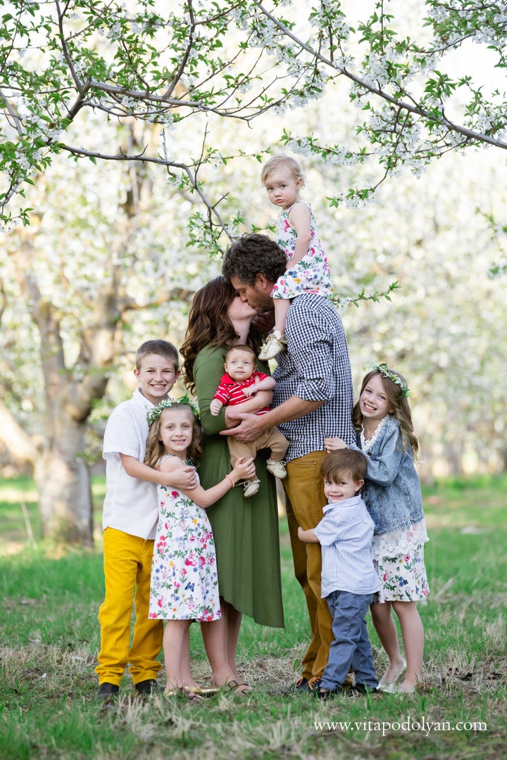 Mom's Raw Photos Shows What Life With 6 Kids Looks Like | HuffPost ...