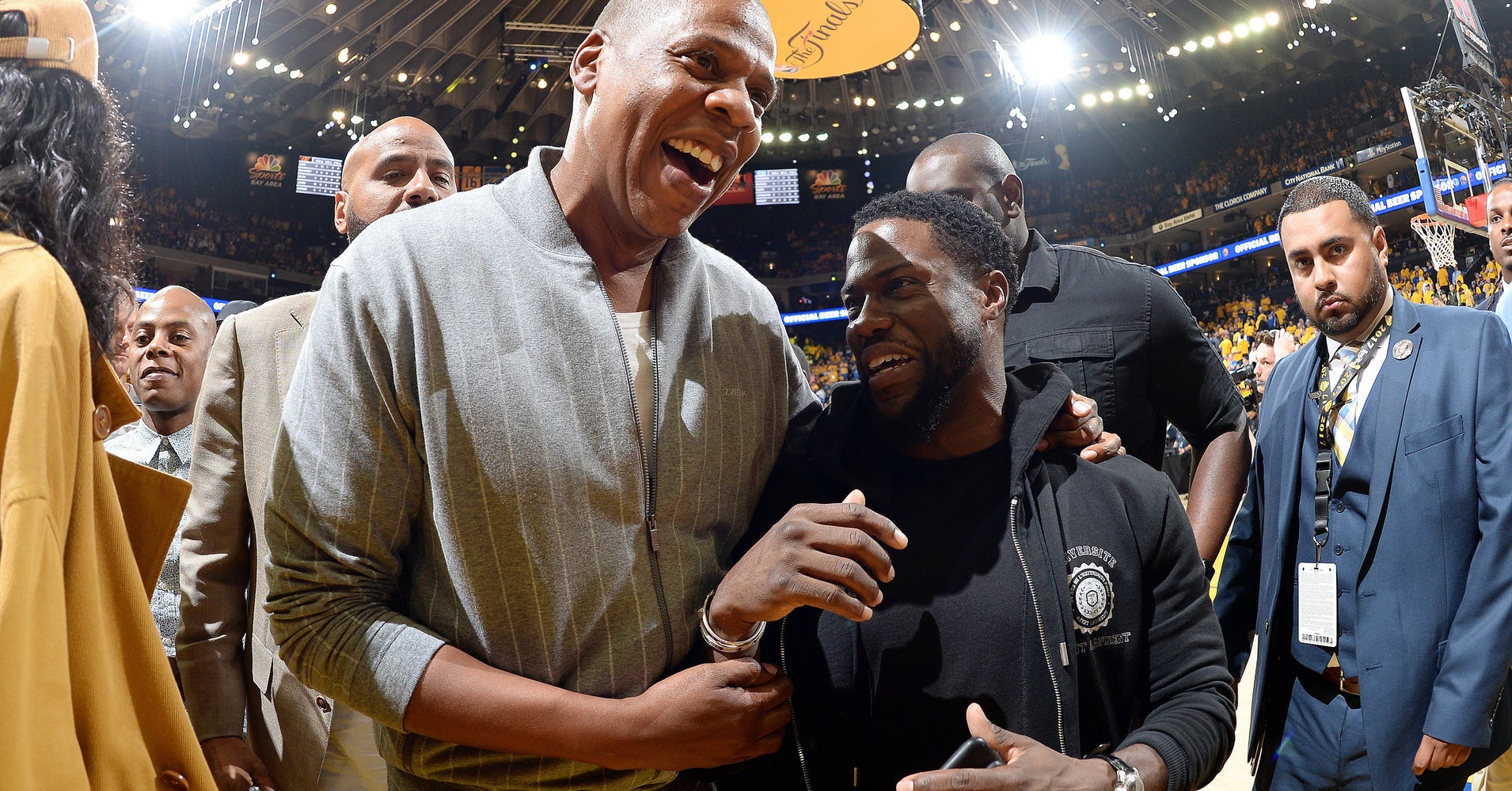 Jay Z Staged A 'Candid' Photo With Kevin Hart Because He Is A Damn Pro | HuffPost
