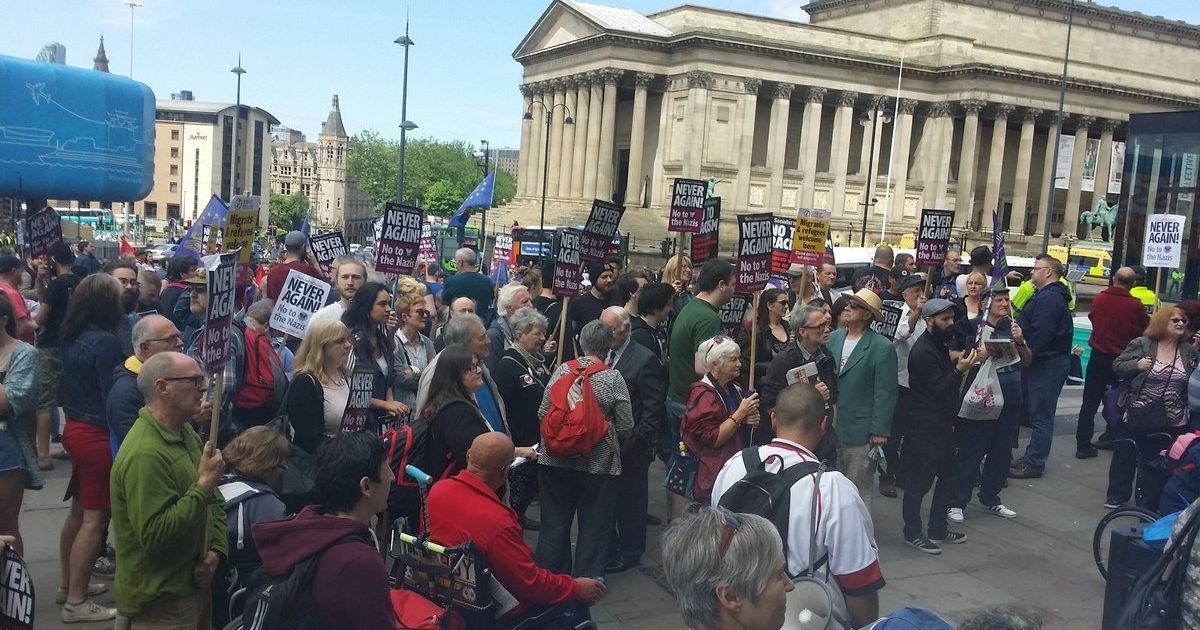 EDL Protest In Liverpool Sees Police Step In To Prevent Clashes With ...