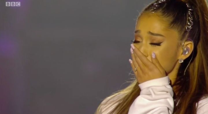 Ariana was incredibly emotional at the end of the gig