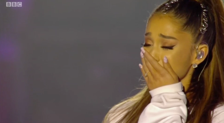 Ariana was incredibly emotional at the end of the gig