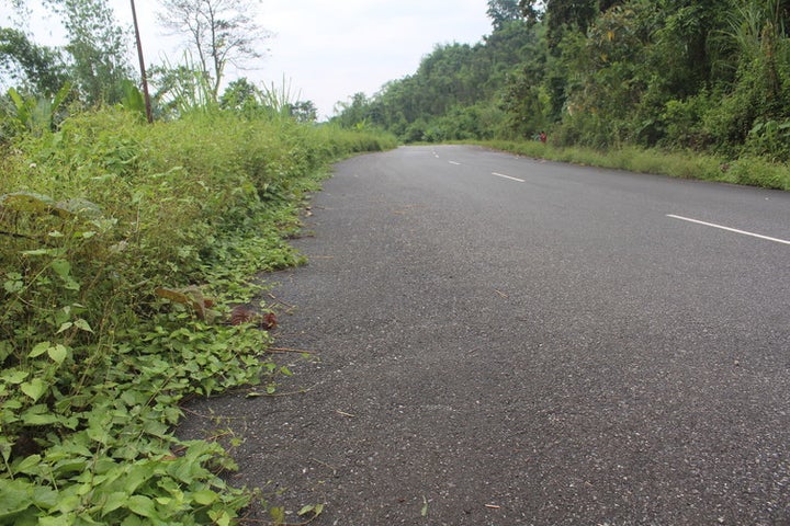  Stretches of roads built between Tezu and Roing are unused due to the unfinished Dipu Nallah bridge. 