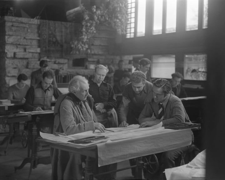 Wright with students at Taliesin East. 