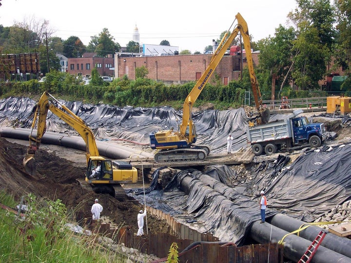 Cleanup at the GE Housatonic Superfund site in Pittsfield, Massachusetts, 2007. Years of PCB and industrial chemical use at GE’s Pittsfield facility and improper disposal led to extensive contamination around the town and down the entire length of the Housatonic River. USACE/Flickr, CC BY-ND 