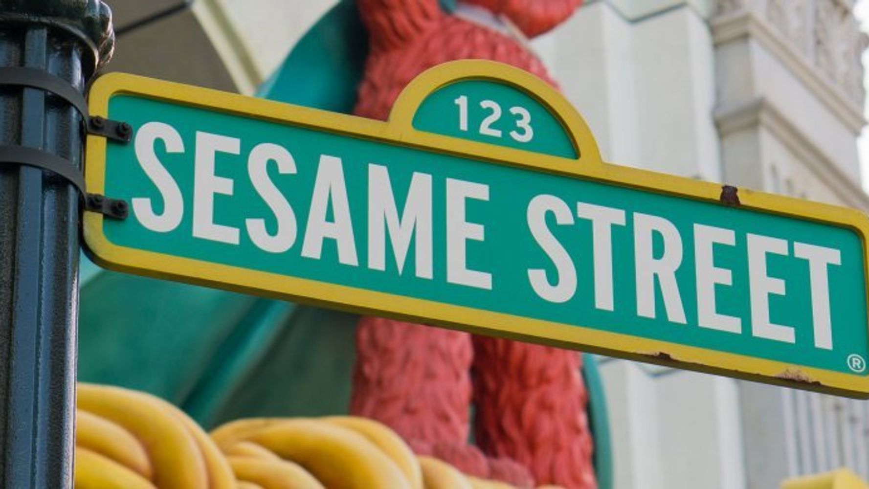 ‘sesame Street Promotes Healthy Snacking With ‘orange Is The New Black