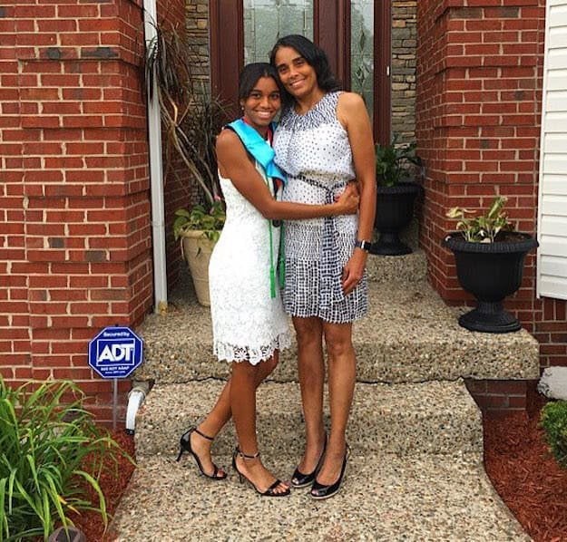 Gabrielle Yowell and her mom, Lizzette.