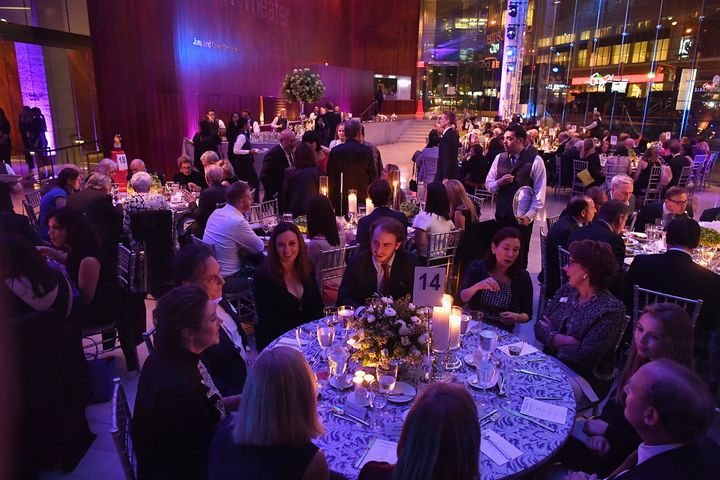 Guest enjoy dinner during Lincoln Center Hall of Fame Gala 