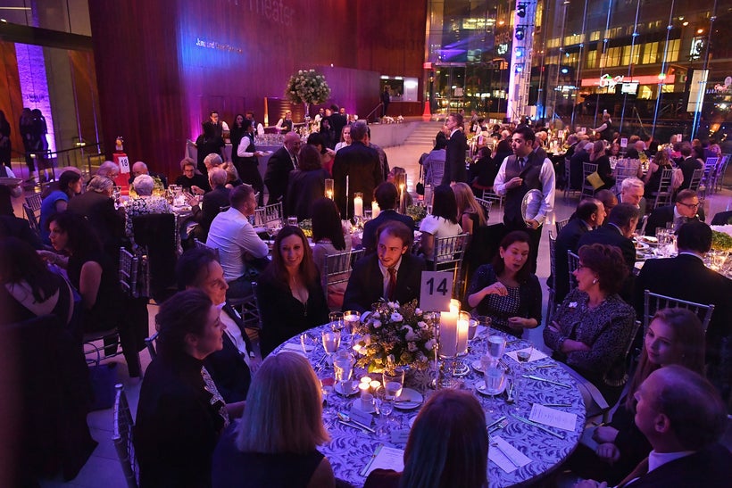 Guest enjoy dinner during Lincoln Center Hall of Fame Gala