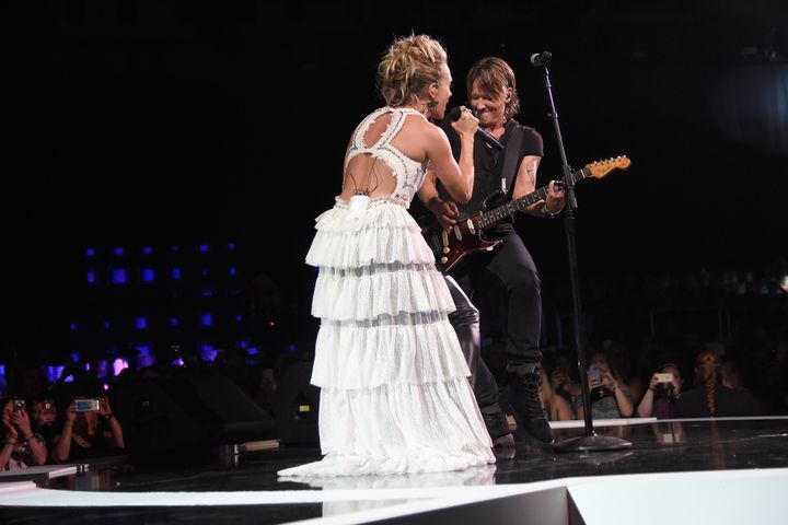 Carrie Underwood (L) and Keith Urban (R) perform onstage at the 2017 CMT Music Awards at the Music City Center on June 7, 2017 in Nashville, Tennessee.