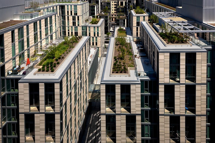 CityCenterDC’s pedestrian alleys divide the street blocks to create narrower buildings with better solar orientation. 