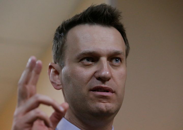 Russian leading opposition figure Alexei Navalny gestures during a break in a hearing in the slander lawsuit filed against him by Russian businessman Alisher Usmanov, in a court in Moscow, Russia, May 30, 2017. (REUTERS/Sergei Karpukhin)