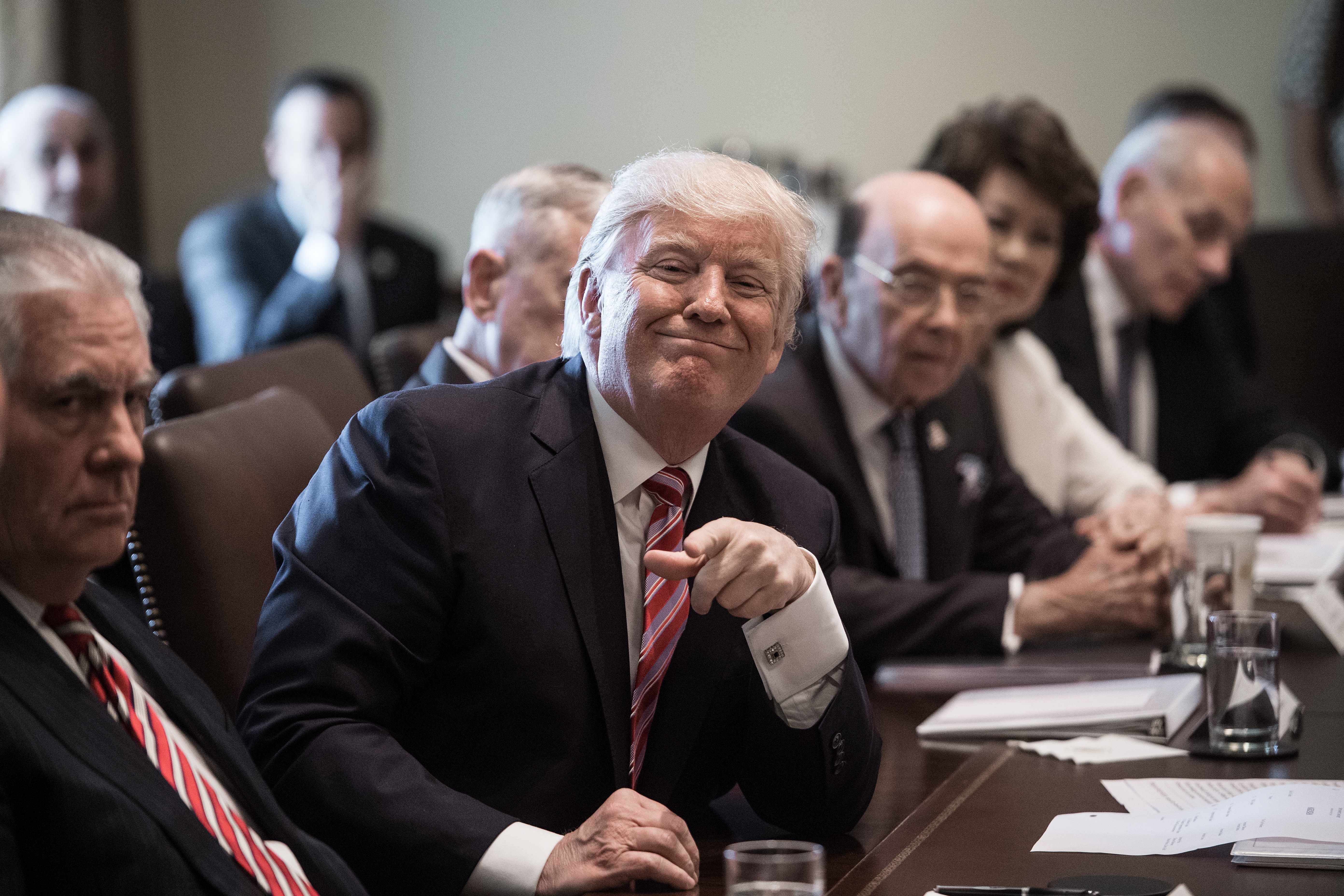 Trump Invites His Employees To Praise Him During Cabinet Meeting | HuffPost