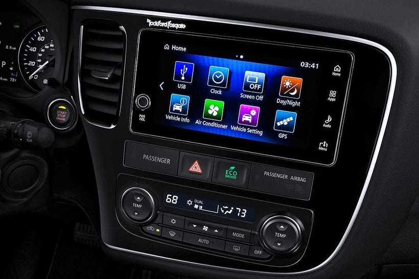 <a rel="nofollow" href="https://www.mitsubishicars.com/outlander/gallery" target="_blank">Source: Mitsubishi Newsroom </a>